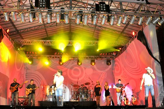 Show Guilherme e Santiago no anivers&aacute;rio de Juruaia-MG